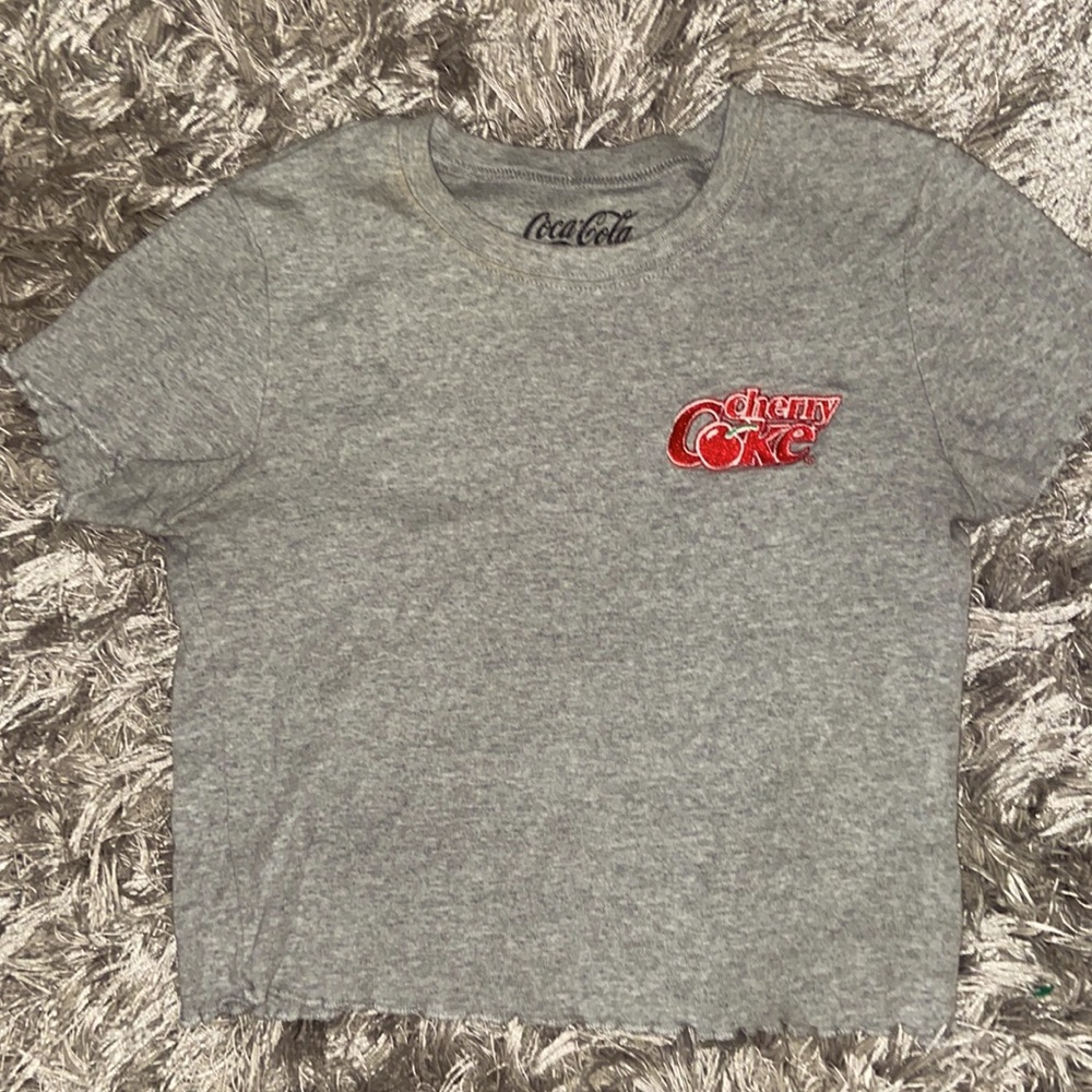 Cropped grey t-shirt